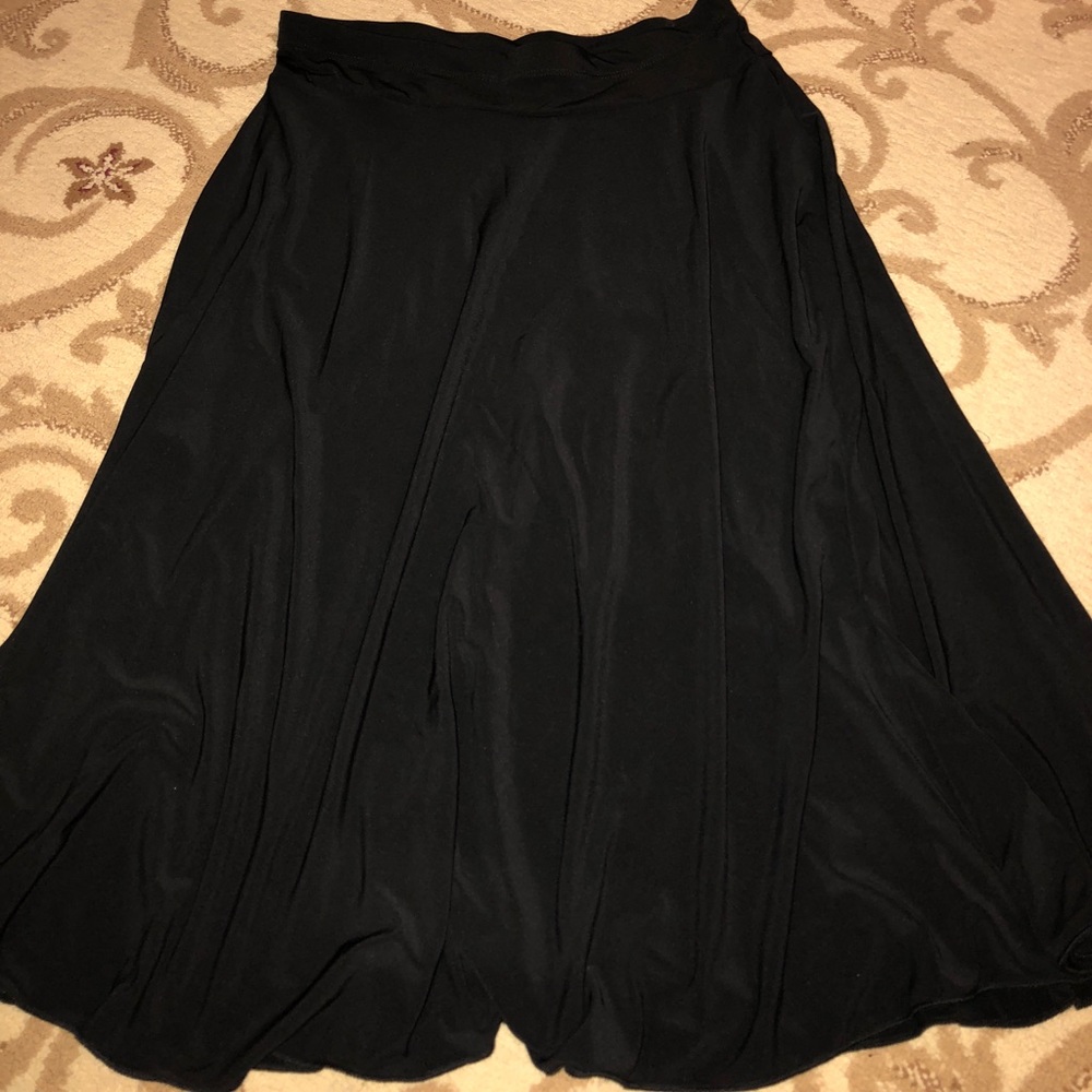 NEW BLACK SKIRT